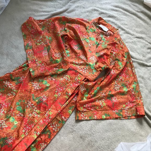 Orange wrap robe with long square sleeves - Picture 4 of 6